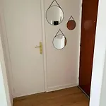 Spacieux & Parking Apartment *