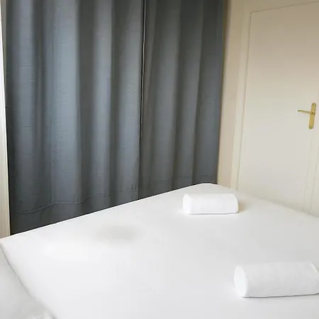 Spacieux & Parking Apartamento *